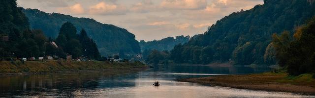 上門龍婿葉辰蕭初然_第2436章 是葉辰君送給您的嗎？