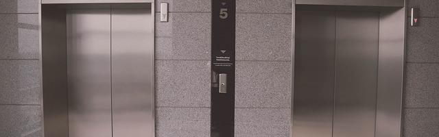 上門龍婿葉辰蕭初然_第1975章 貧居鬧市無人問，富在深山有遠親